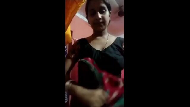 Sexy Village Bhabhi Showing Boob boobs sex video