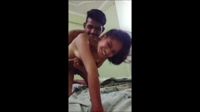 Desi Delhi girl ki chudai ki leaked sex tape desi sex video