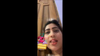 Desi chubby kolkata girlfriend fingring on vc
