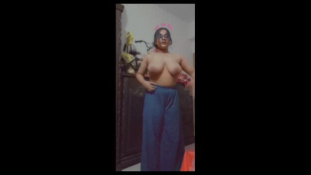 Hot desi gf Showing her big melons