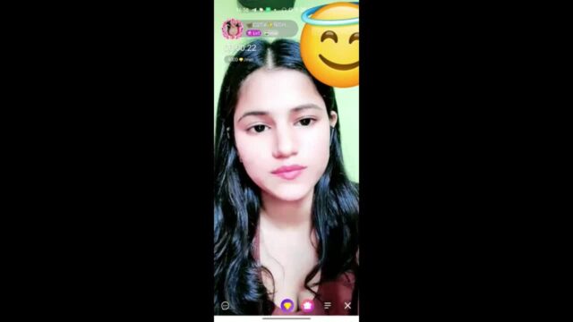 Cutie Nisha Pussy Show and Piss on Chamet Live cutie sex video