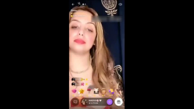 Hot Girl Arzoo Mega Boob Show on Live