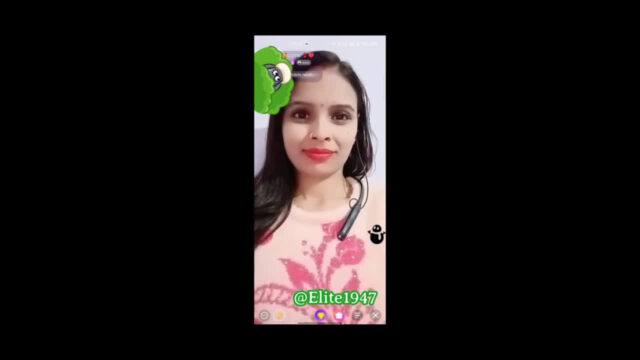 Sapna chamet bhabi shy to show 121 pvt with face shwing her boobs