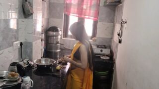 Sexy Figure Bhabhi Fucking Kitchen With Boyfriend