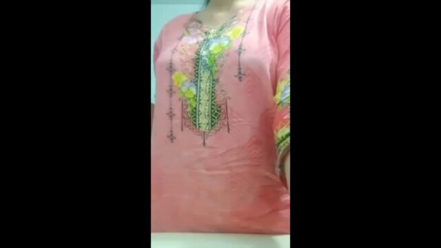 Sexy Chubby Girlfriend Showing Nude Bathing And Fingering nude sex video