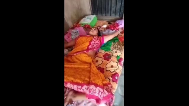 Sleeping bhabhi pussy captured by young neighbor boy young sex video