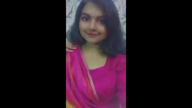 Desi girl untouched boobs showing video for lover boobs sex video