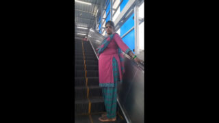 horny bhabhi fingering in Bandra metro rail toilet
