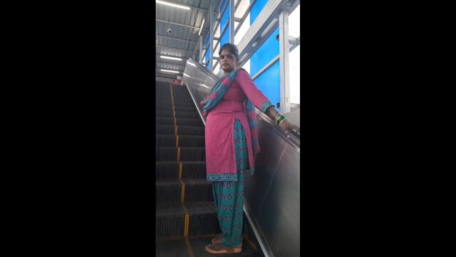 horny bhabhi fingering in Bandra metro rail toilet