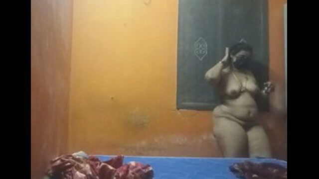 Big Ass Tamil Aunty Fucked Uncle at Home big ass sex video