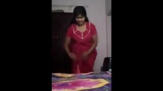 Mallu Chechi Nude show to Lover on Video Call