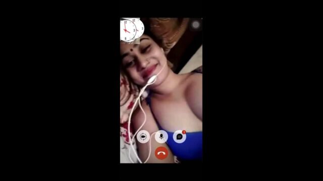 Bengali babe vc show her nipple kissing bengali sex video