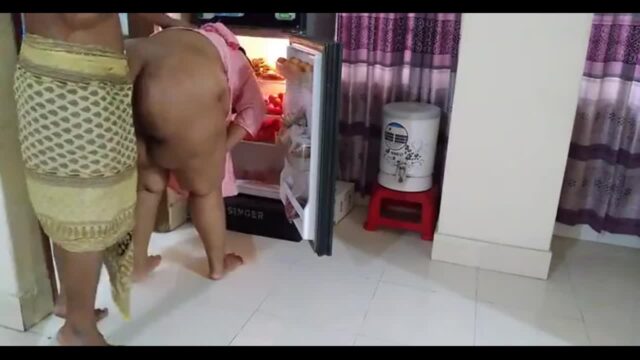 Big ass fridge bending aunty towel lifted and fucked