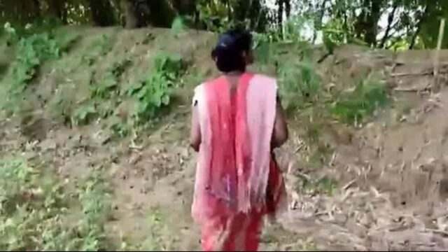 Randi Bhabi fucked Outdoor public sex video