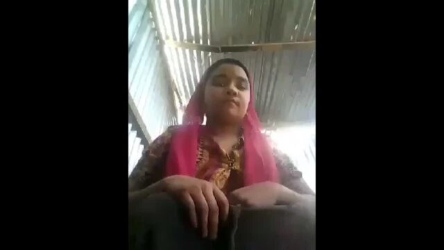 Desi Village Girl Showing Boobs And Fingering boobs sex video