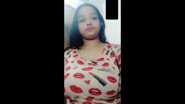 Sexy Chubby Girlfriend Showing Big Melons And Sucking