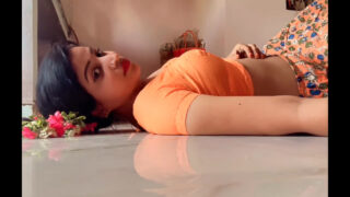 Hot Insta Model huge boobs navel show in blouse