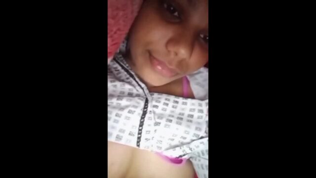 Cute girlfriend selfie boobs show to boyfriend cute sex video