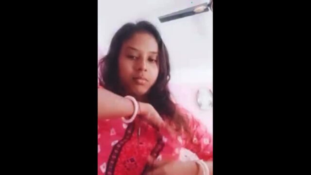Hot desi bhabhi showing showing sex video