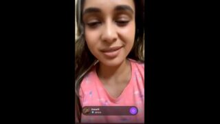 Disha Gives a Quick Glimpse of Her Boobs on 121 Live