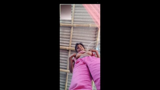 Desi village girl showing her boobs and hairy pussy boobs sex video