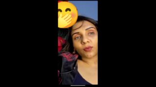 Cat eyes girls boobs show to lover on video call