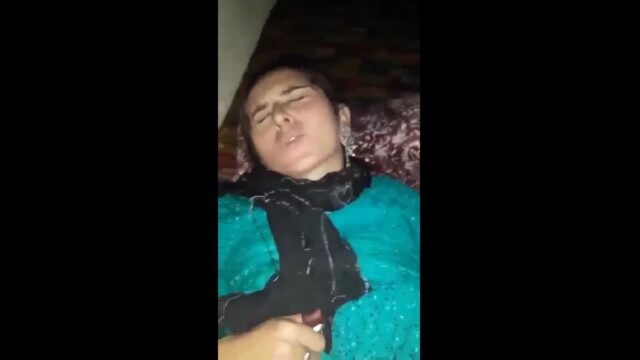 Bengali Boudi bald pussy fucking with horny face