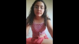 Desi slim girlfriend showing her skills