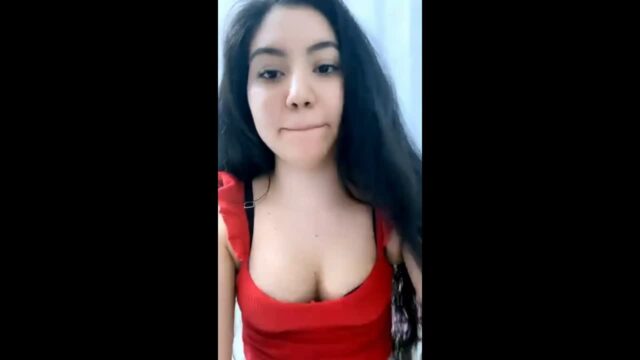 Hot girl showing her boobs showing sex video
