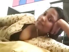 Indulge in a romantic morning wake-up with this hot girl and her beautiful video call