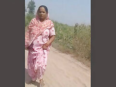 Punjabi beauty Randy gets pounded in the fields
