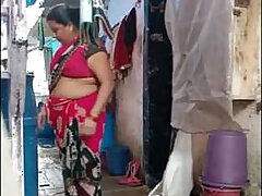 rani mom hot in home milky bubbly navel expose