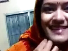 Bangladeshi schoolteacher Bhabhi exposed her sari and blouse