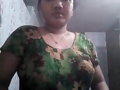 Bangali Boudi Showing