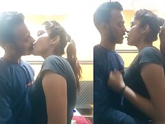 Desi lover hot kis video