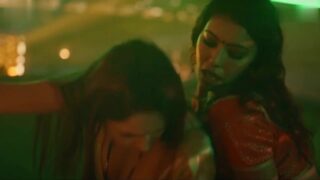 2 Desi Bhabhis strip each other’s sarees & rub their boobs