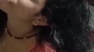 दोस्त की सेक्सी माँ और पापा की चुदाई का गंदा देसी वीडियो
