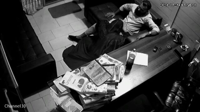 Muslim hotel owner fucking big ass bhabhi in leaked cctv video (update)