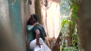 Desi spy cam video of Indian college girl’s outdoor fuck
