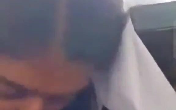 Mumbai college girl sucks boyfriend in heavy traffic