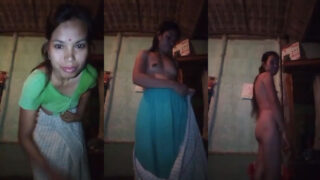 Assamese village bhabhi showing hairy pussy in video