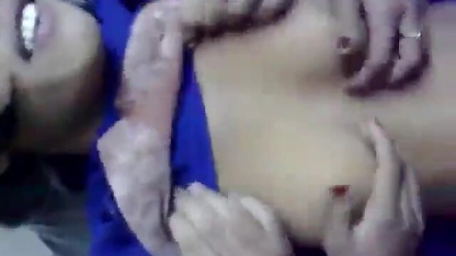 Muslim callgirl from Mumbai boobs expose mms