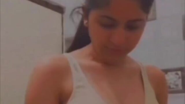 Pune Marathi girlfriend showing it in live video call