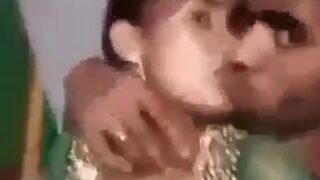 19 साल की लड़की ने बॉयफ्रेंड को घर बुला के चुदवाया