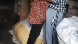 हाईस्कुल वाली बहन को भाई ने स्टोर रूम में चोदा