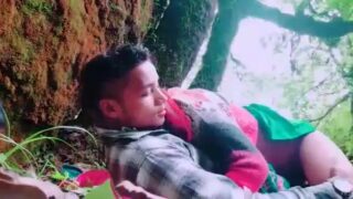 आदिवासी आंटी ने लंड चूसा और चुदवा लिया खेतों में