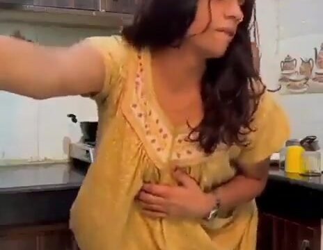 Yellow nighty bhabhi taking big cock of her devar