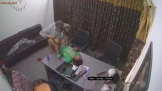 ऑफिस की कामवाली को सिक्यूरिटी वाले अंकल ने ऑफिस में चोदा