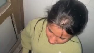 अस्पताल के टॉयलेट में पंजाबी कपल की ब्लोव्जोब और हेंडजॉब एमएमएस