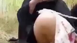 Chubby Pakistani milf outdoor sucking and cock riding MMS